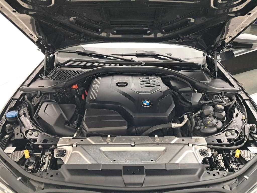 BMW 3-Series — photo 19