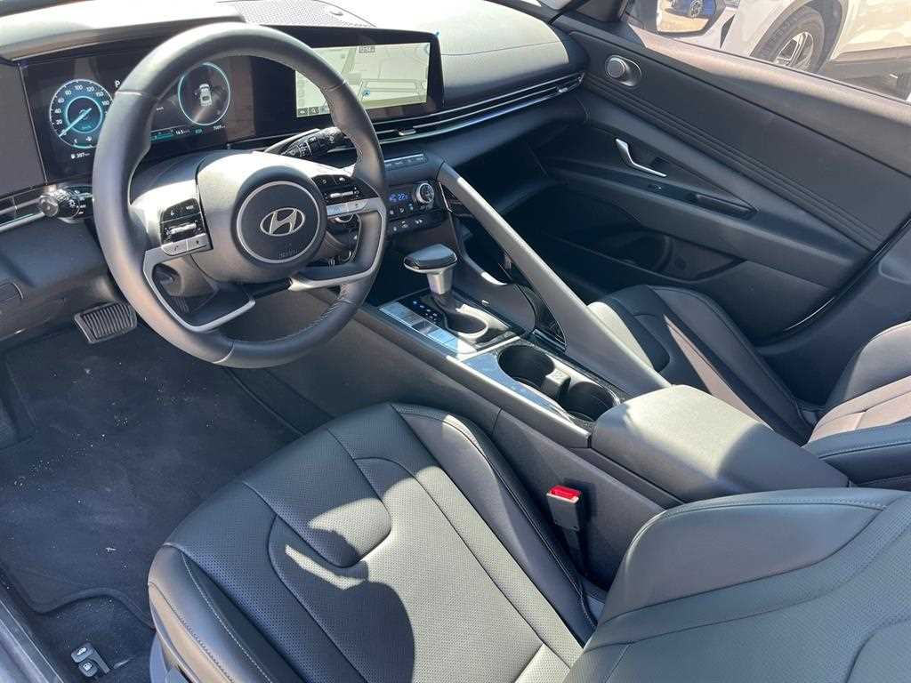 Hyundai Avante — photo 04