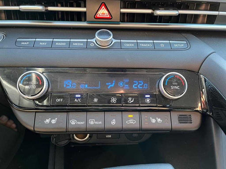Hyundai Avante — photo 08