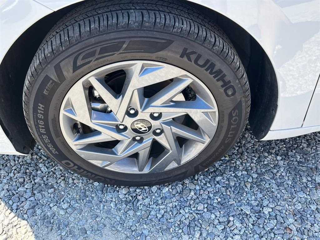 Hyundai Avante — photo 11