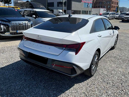 Hyundai Avante — photo 13