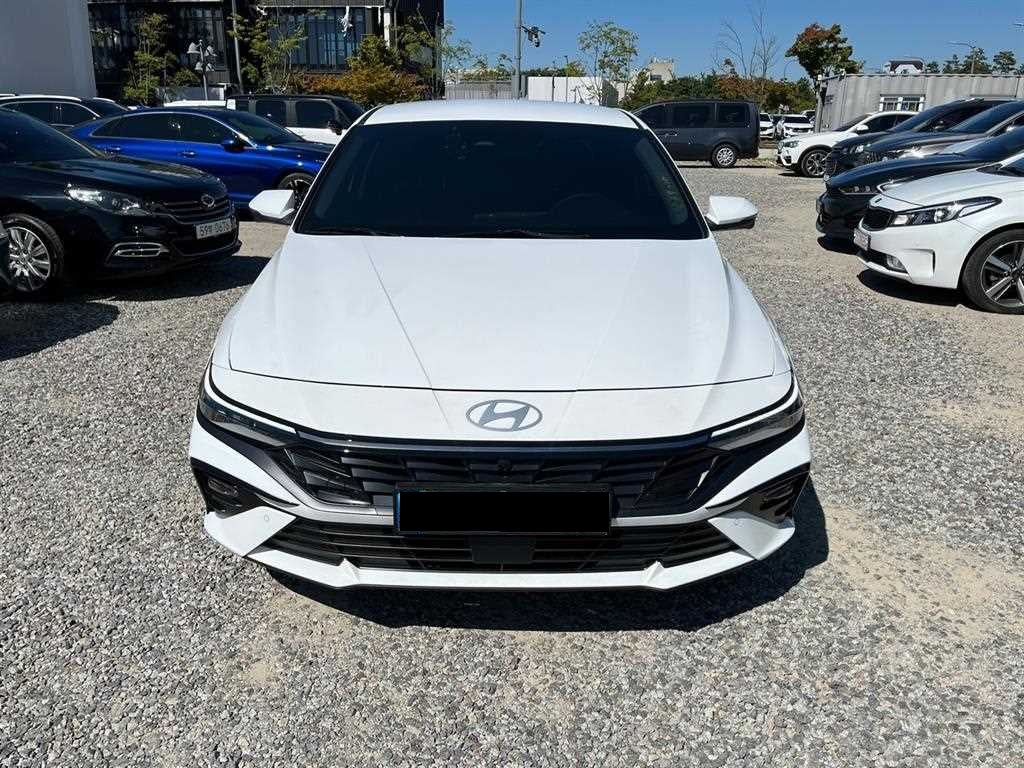 Hyundai Avante — photo 16