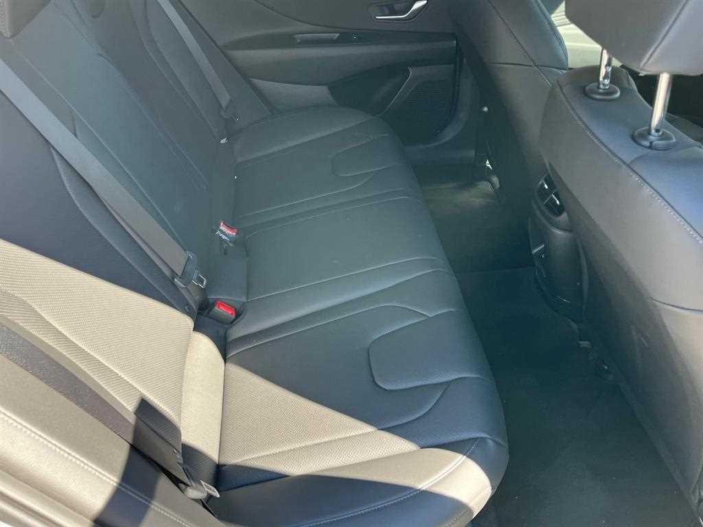 Hyundai Avante — photo 20