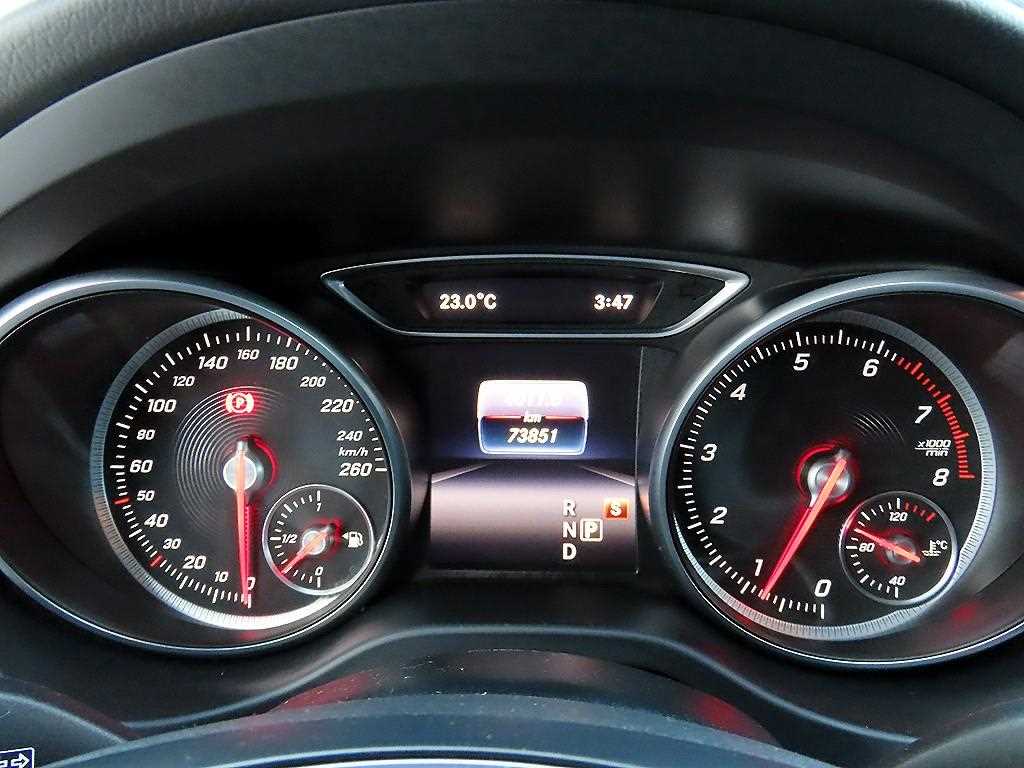 Mercedes-Benz CLA-Class — photo 09