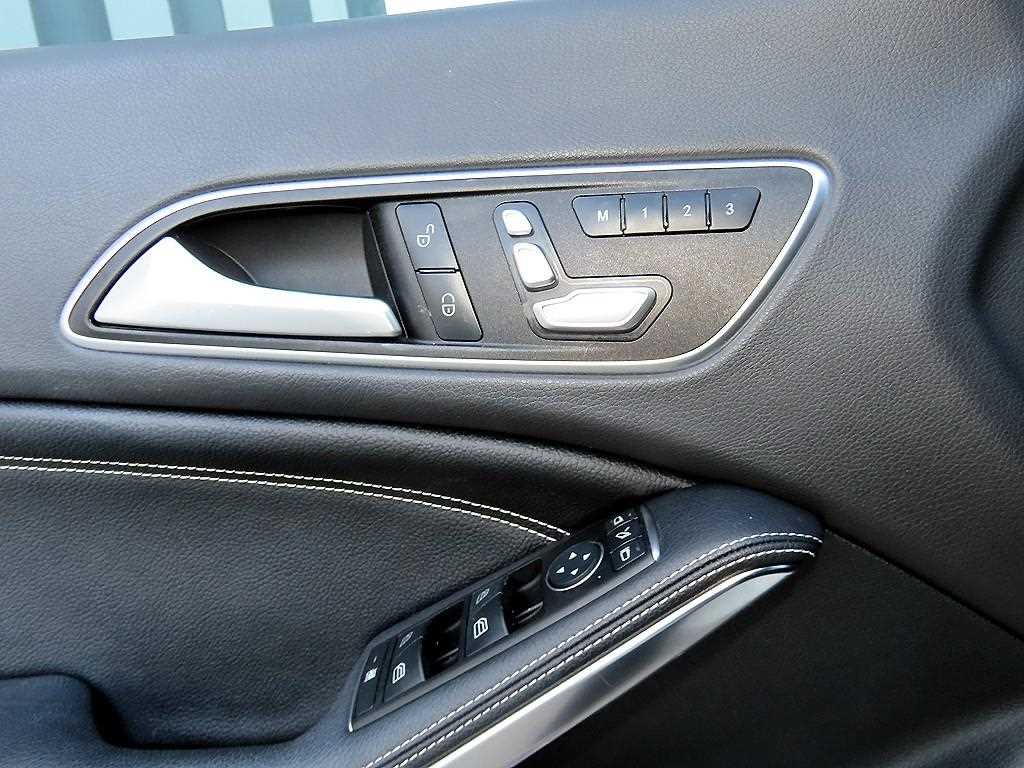 Mercedes-Benz CLA-Class — photo 11