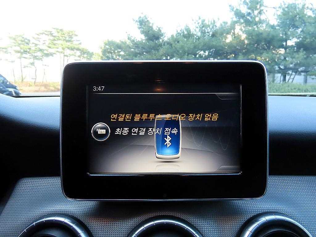 Mercedes-Benz CLA-Class — photo 13