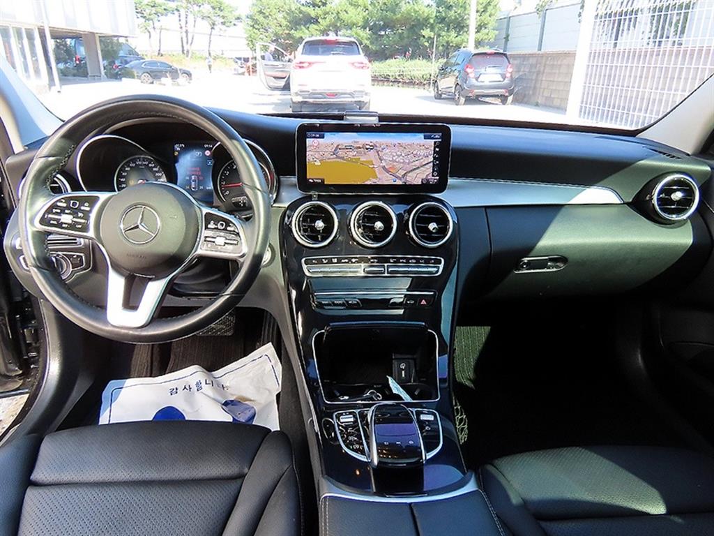 Mercedes-Benz C-Class — photo 07