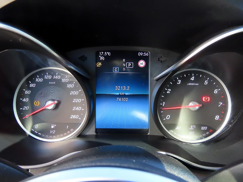 Mercedes-Benz C-Class — photo 09