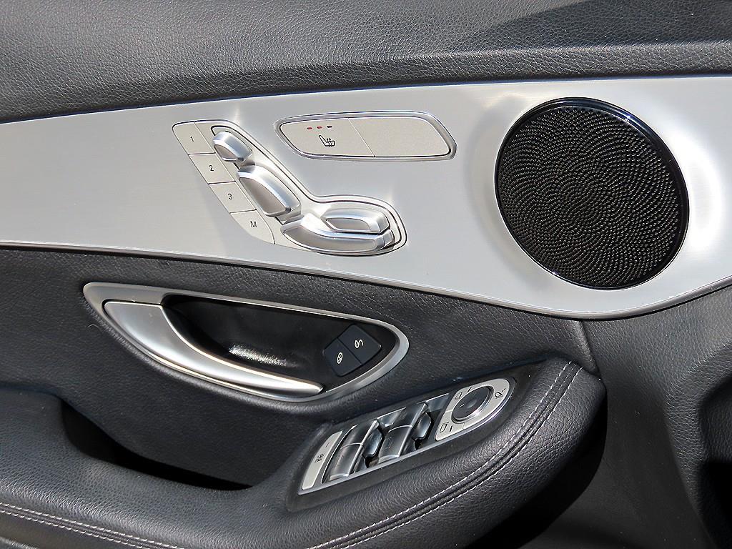 Mercedes-Benz C-Class — photo 11