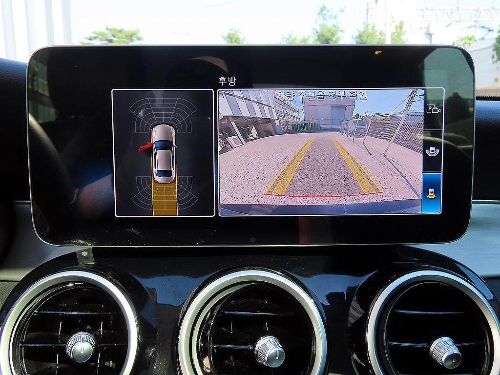 Mercedes-Benz C-Class — photo 15