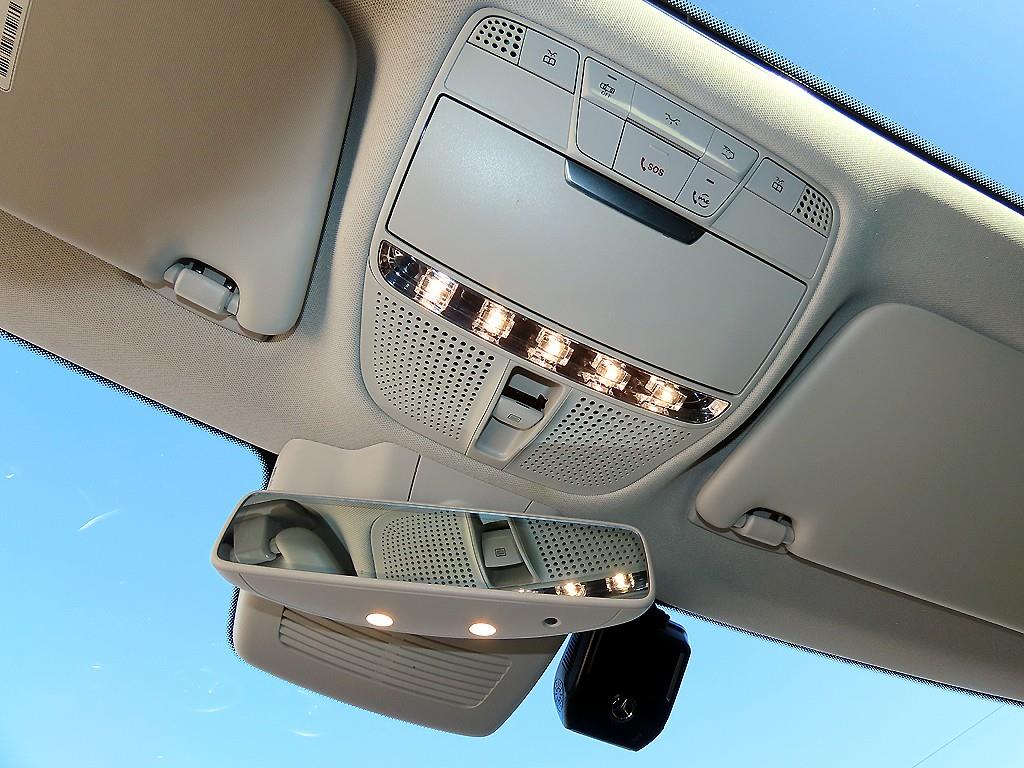 Mercedes-Benz C-Class — photo 16