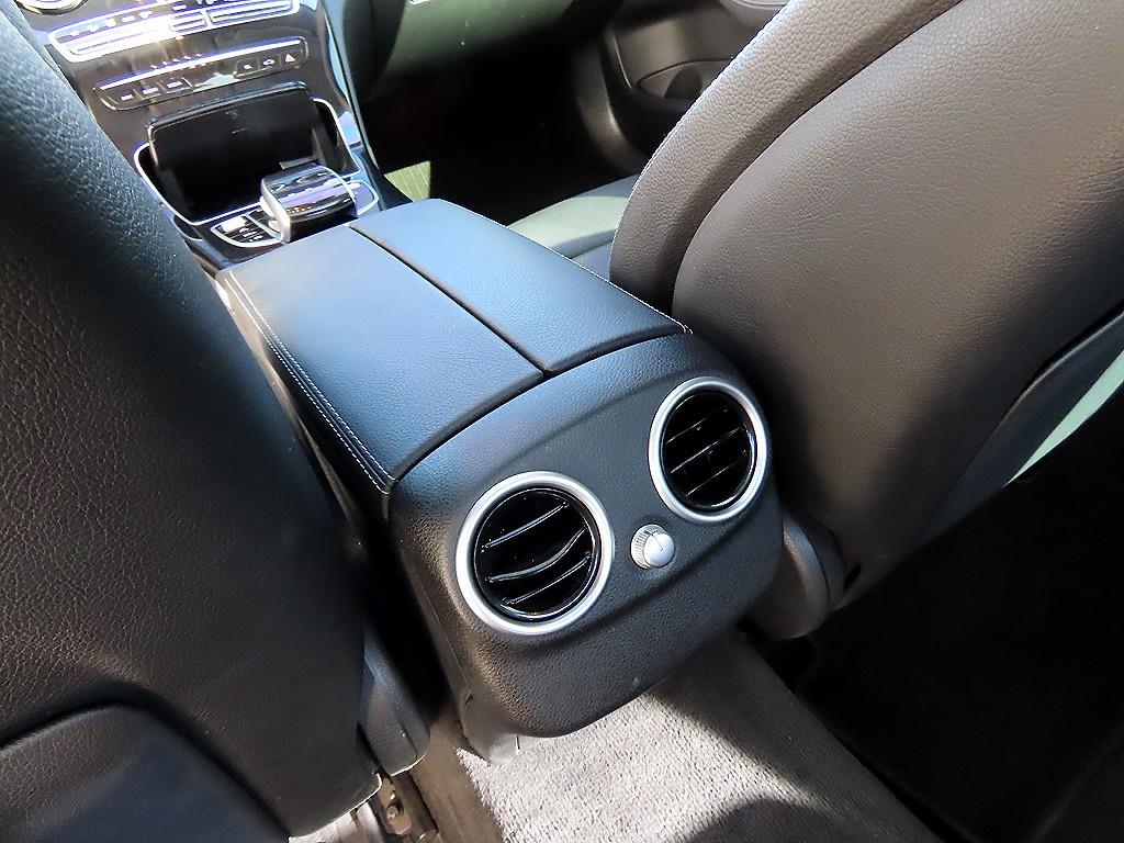 Mercedes-Benz C-Class — photo 17