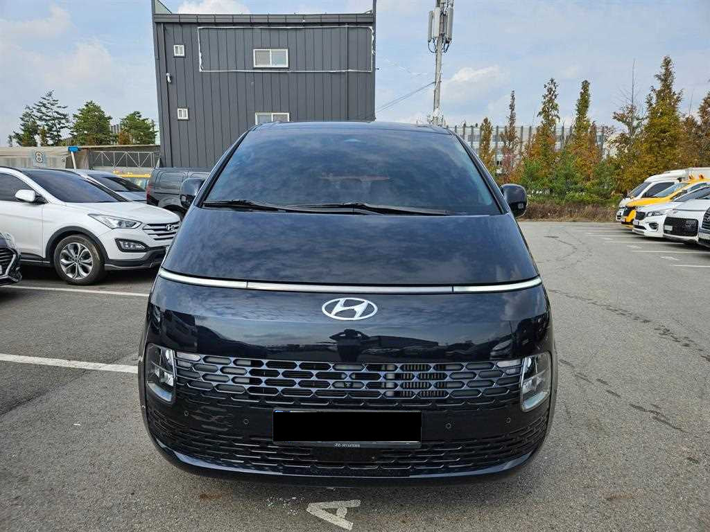 Hyundai Staria — photo 01