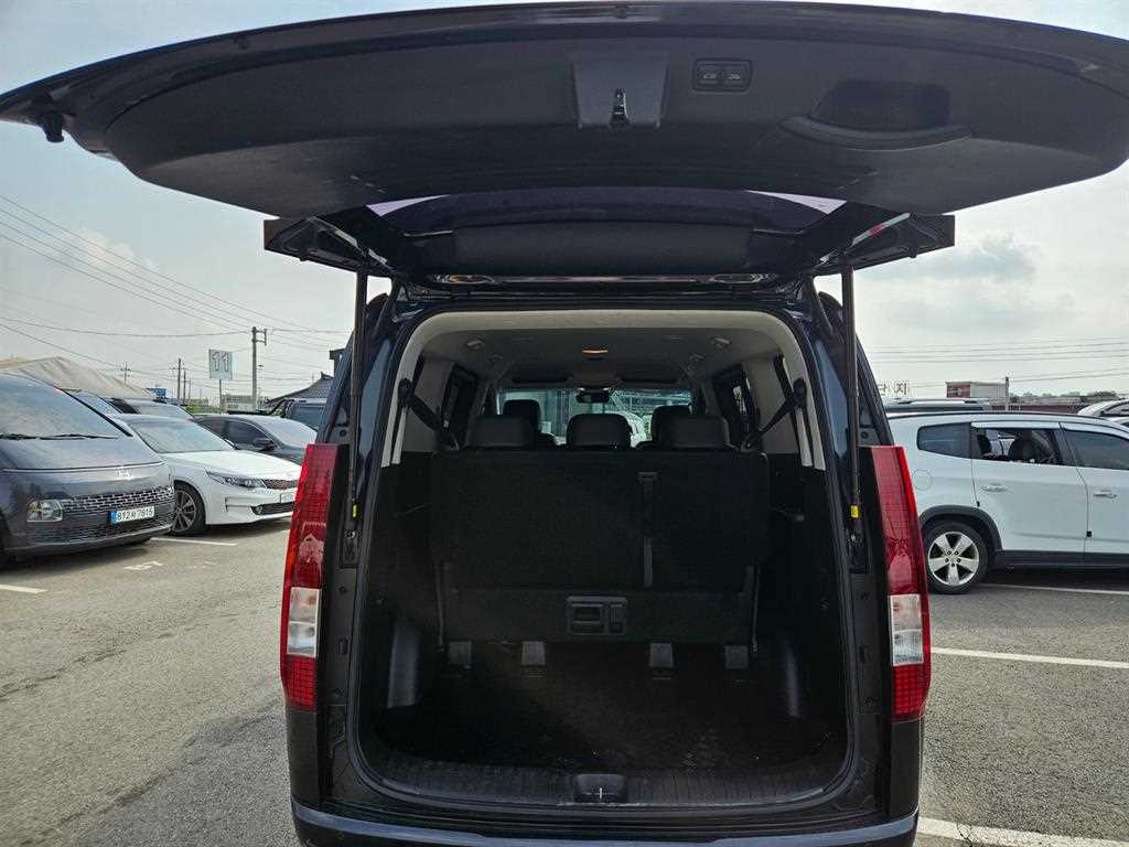 Hyundai Staria — photo 05