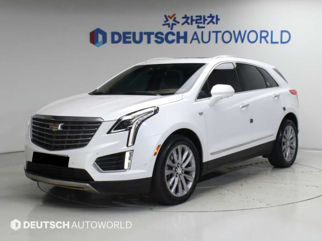 Cadillac XT5 — photo 01