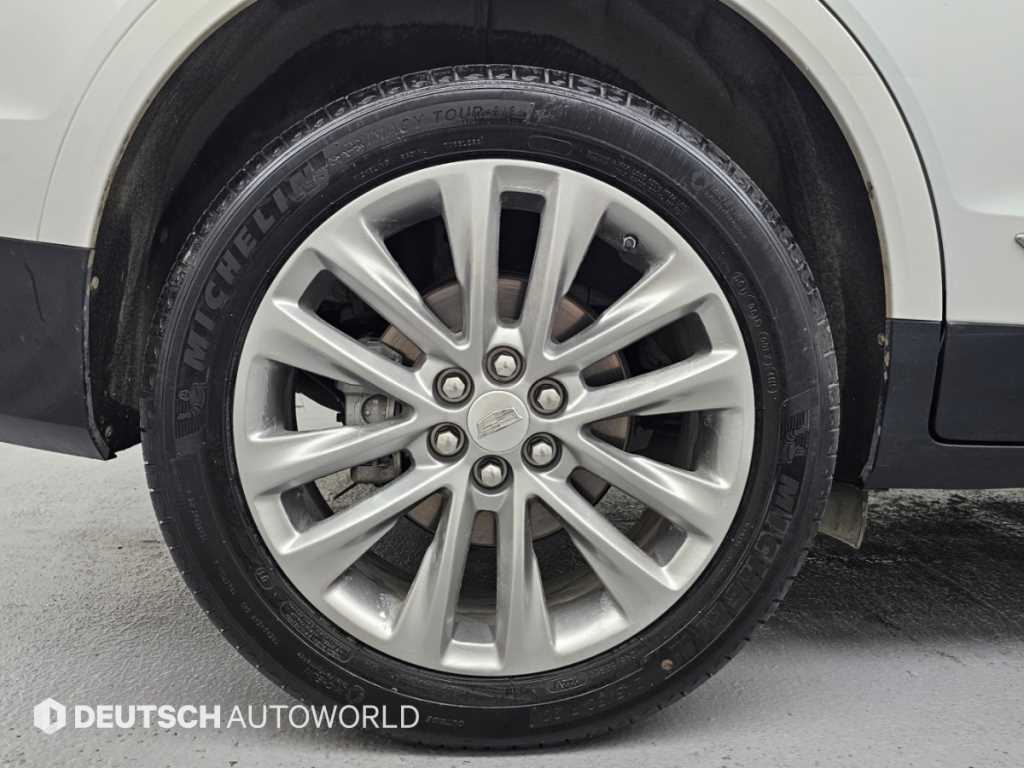 Cadillac XT5 — photo 05