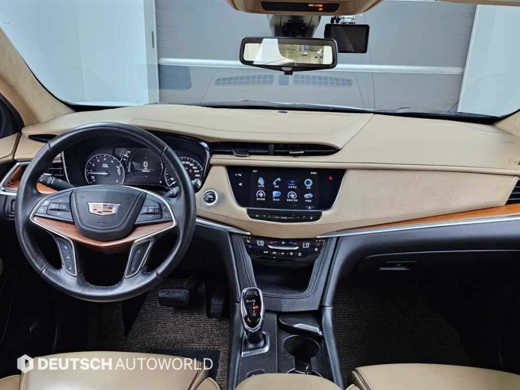 Cadillac XT5 — photo 07
