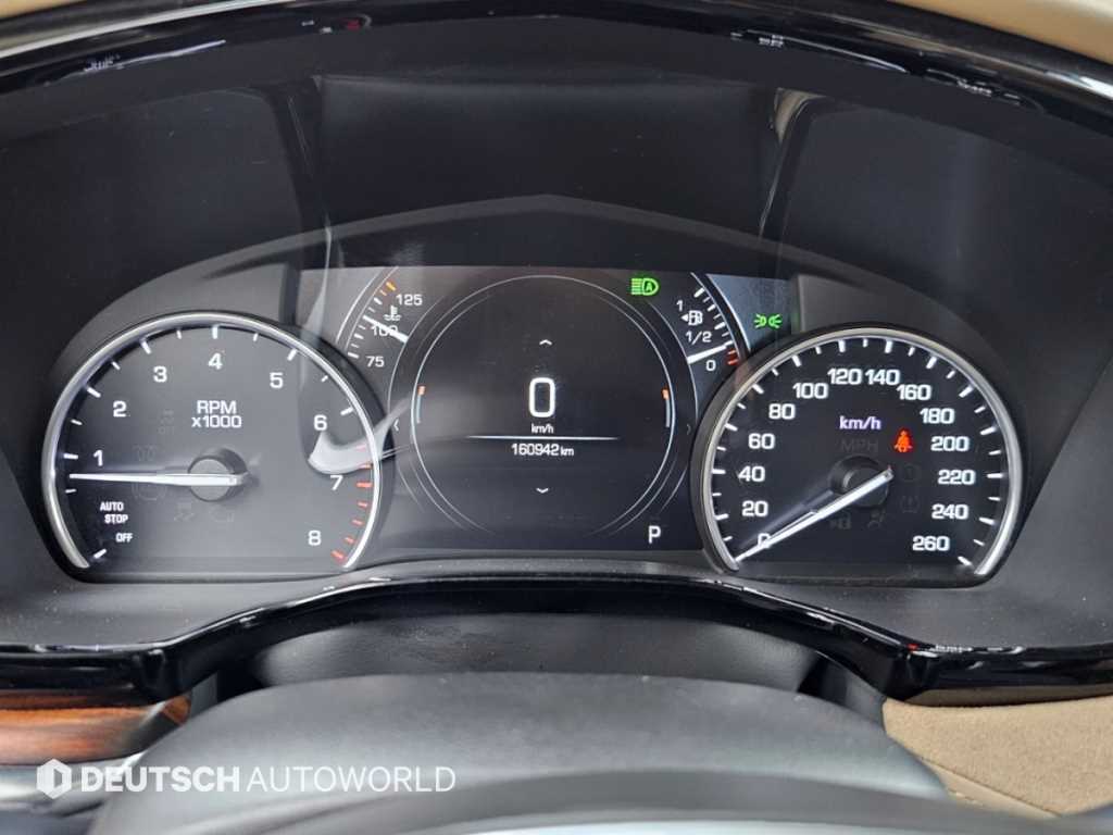 Cadillac XT5 — photo 08