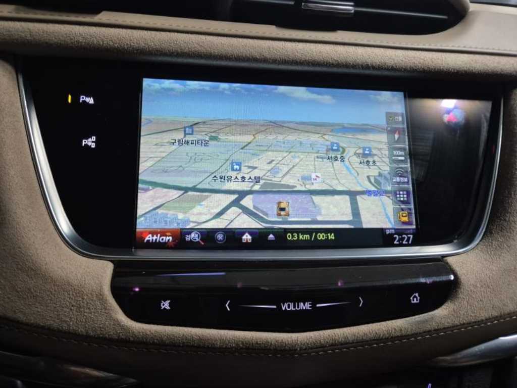Cadillac XT5 — photo 20
