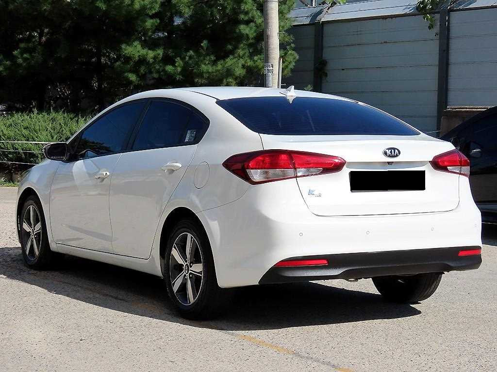 Kia K3 — photo 03