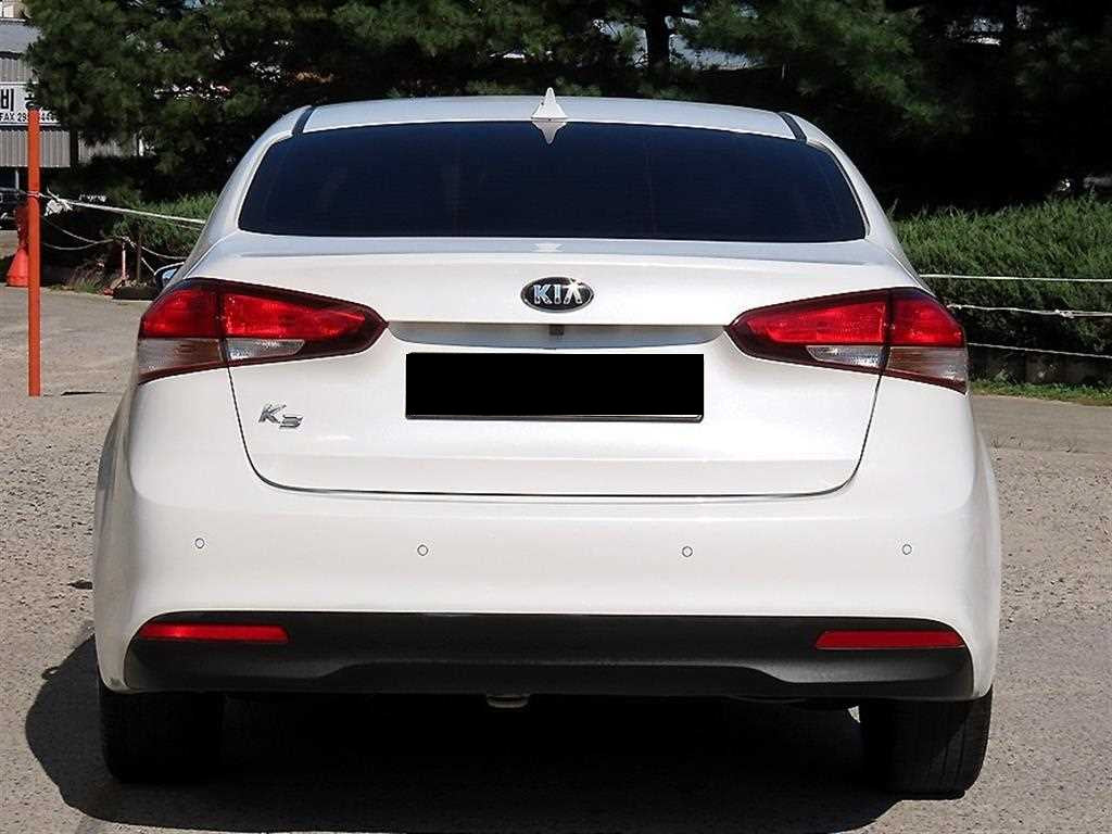 Kia K3 — photo 04