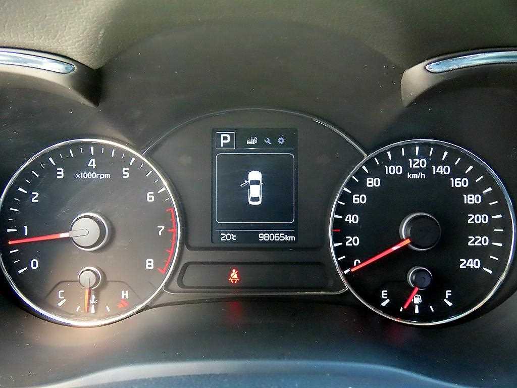 Kia K3 — photo 09