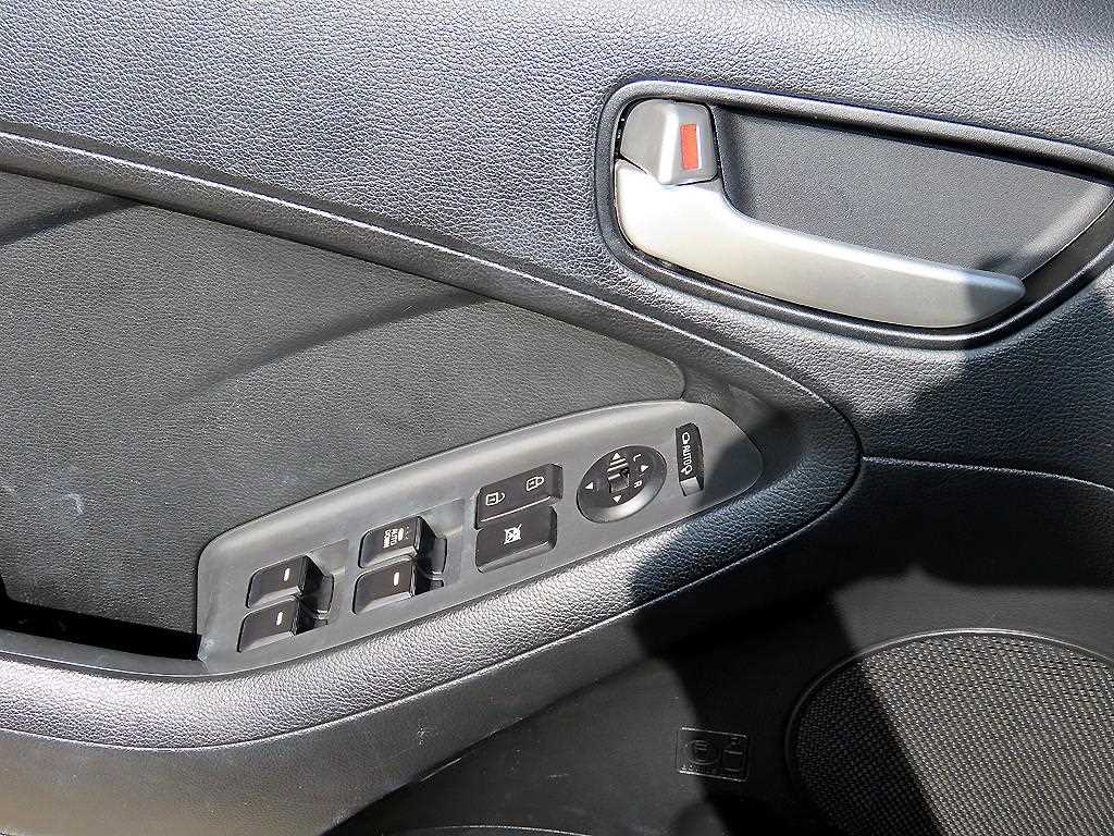 Kia K3 — photo 11