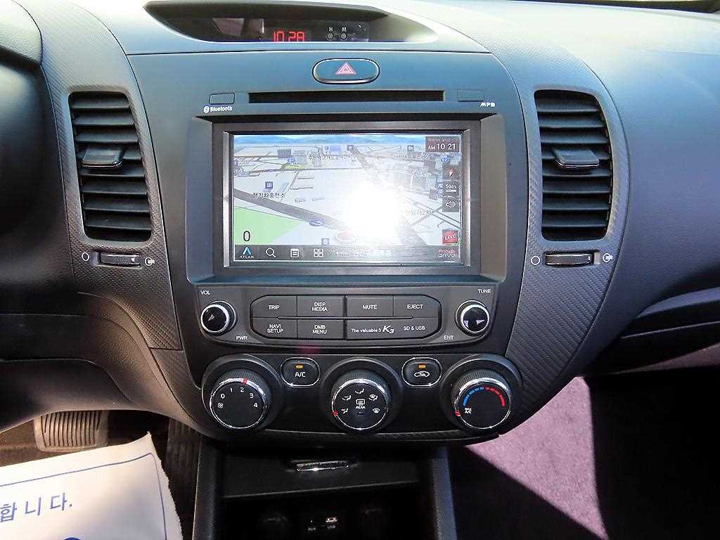 Kia K3 — photo 13