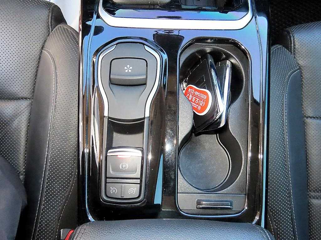 RENAULT SM6 — photo 12