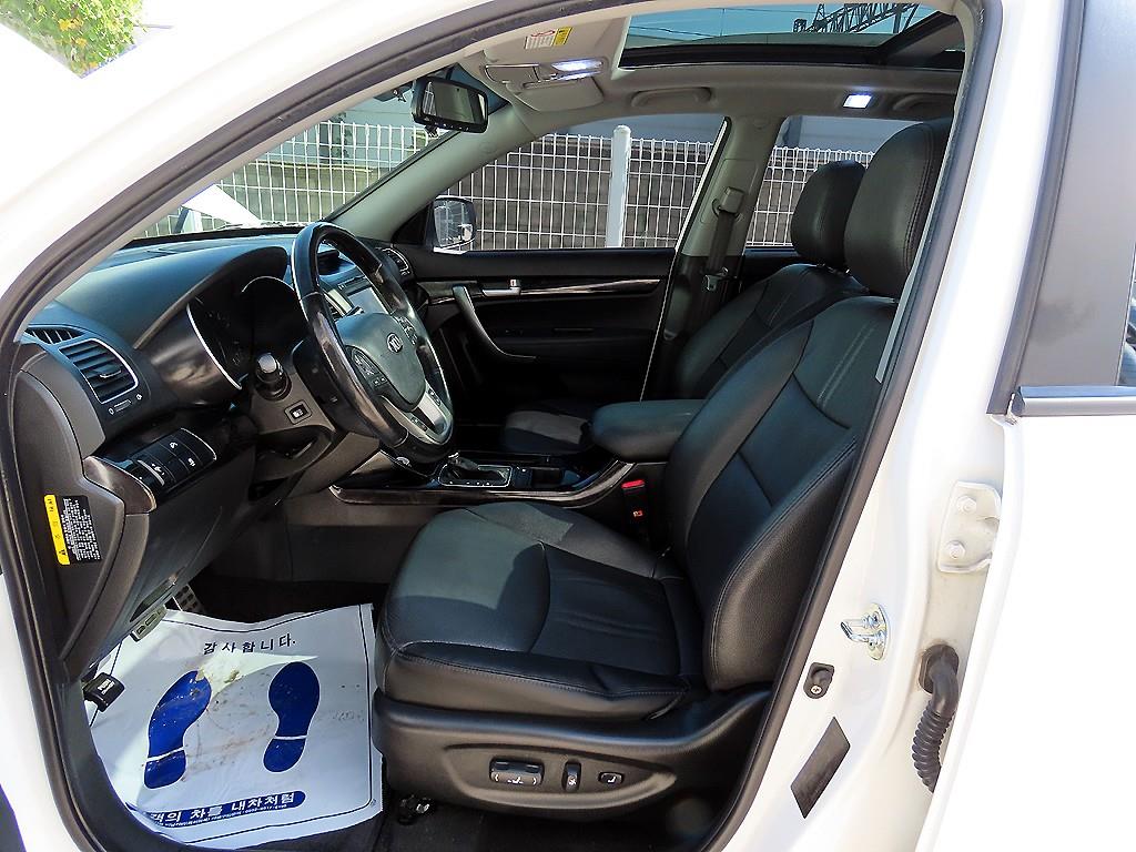 Kia Sorento — photo 05