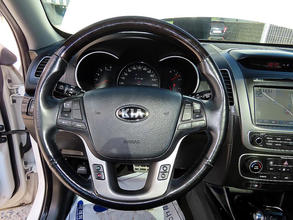 Kia Sorento — photo 08