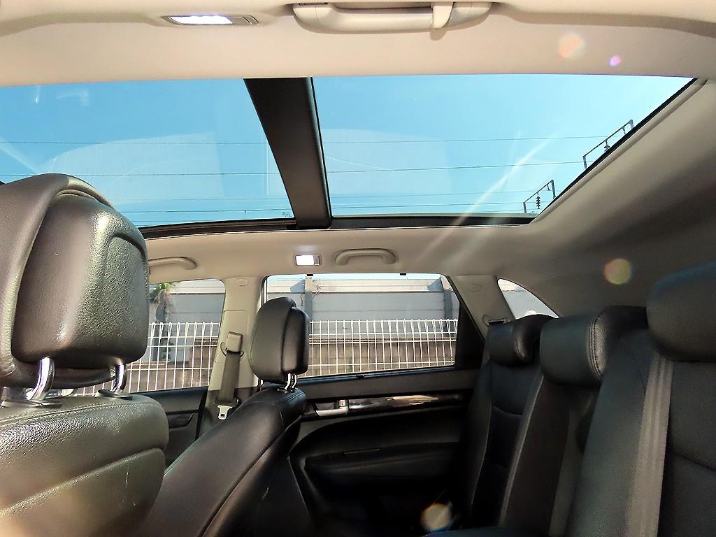 Kia Sorento — photo 17