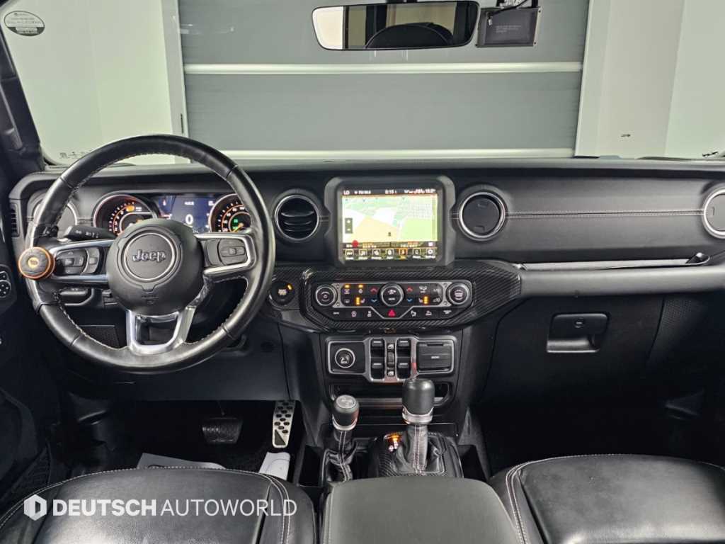 Jeep Wrangler — photo 07