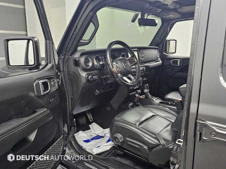 Jeep Wrangler — photo 11