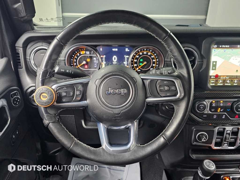 Jeep Wrangler — photo 13