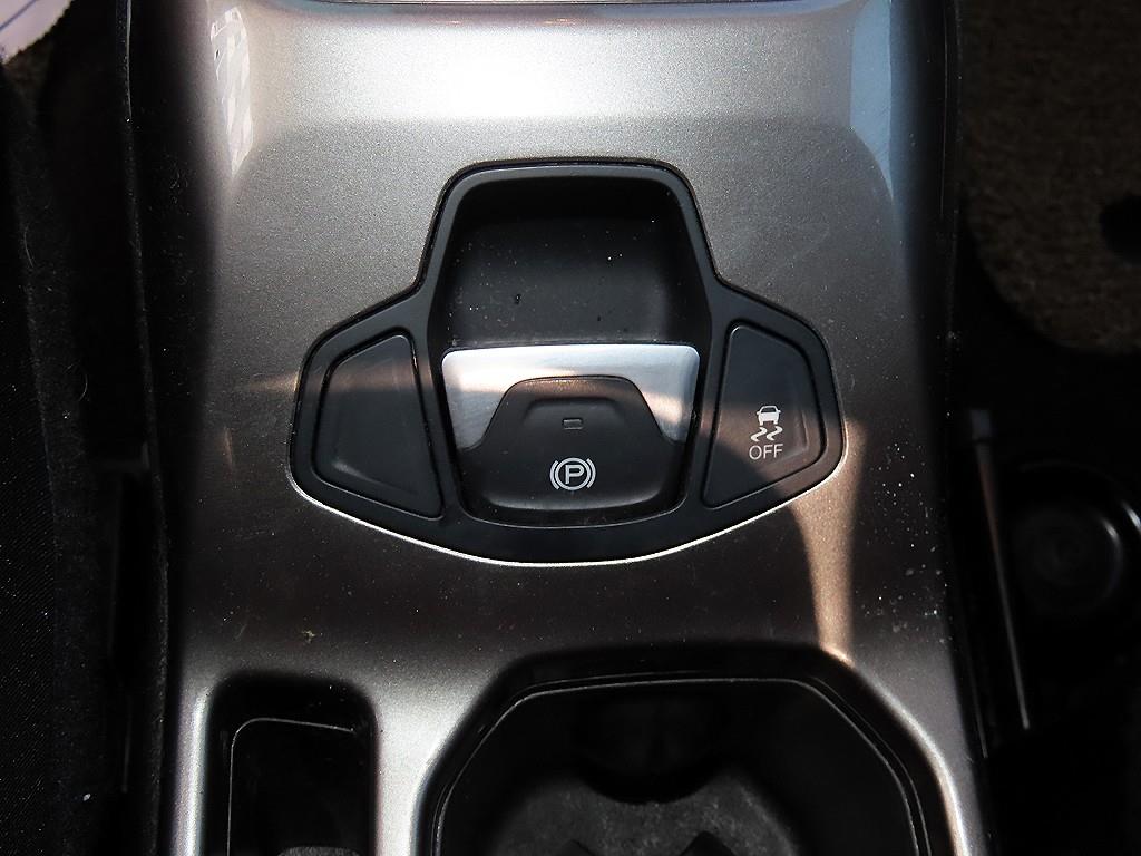 Jeep Renegade — photo 13