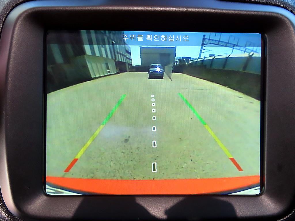 Jeep Renegade — photo 15