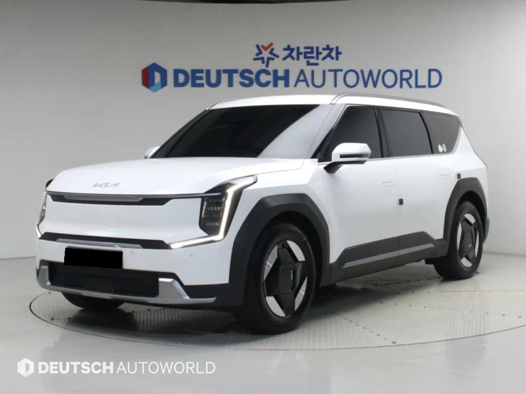 Kia EV9 — photo 01