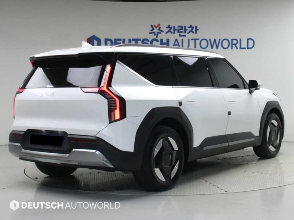 Kia EV9 — photo 02