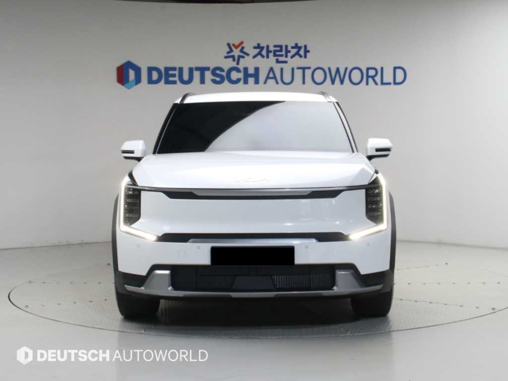 Kia EV9 — photo 03