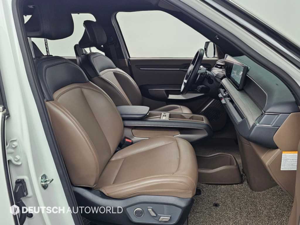 Kia EV9 — photo 10