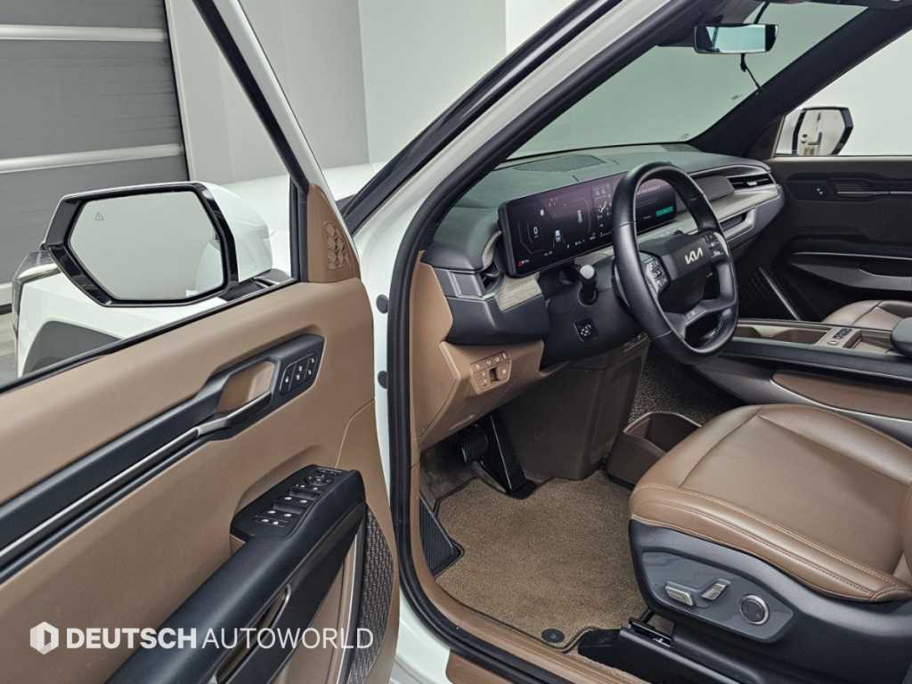 Kia EV9 — photo 11