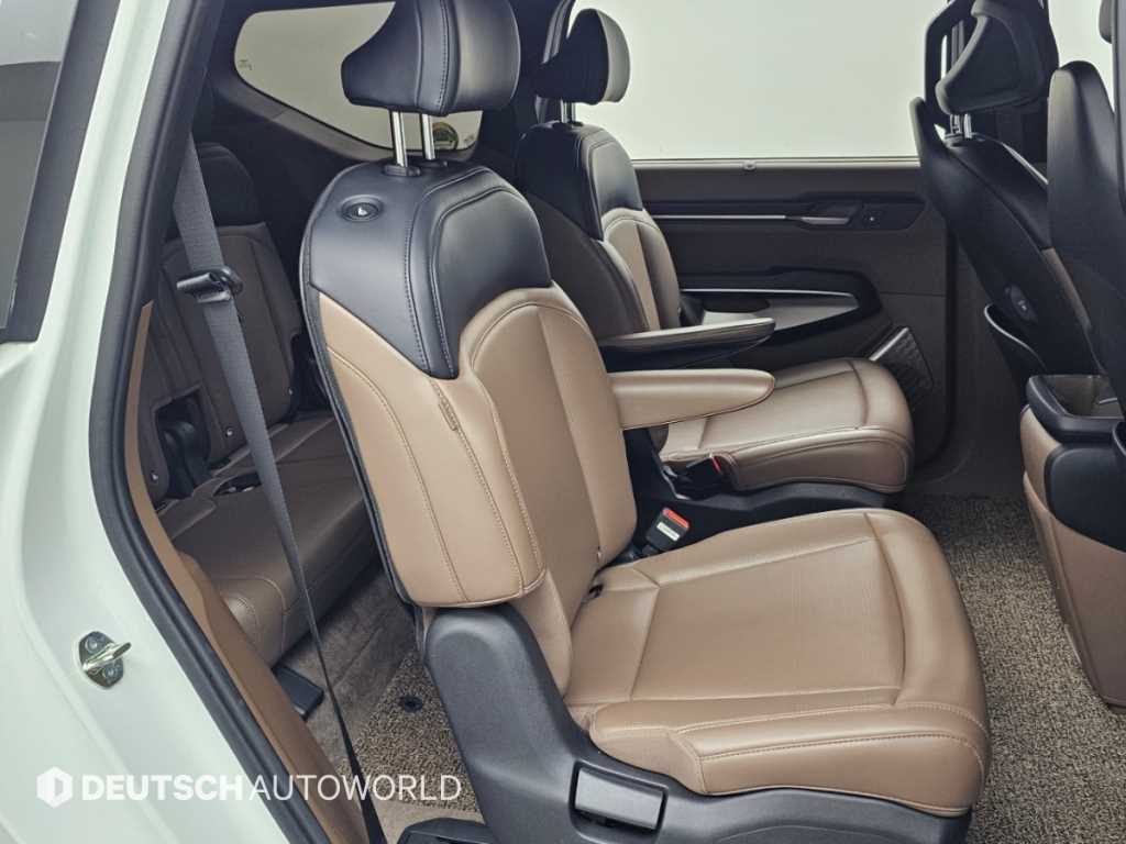 Kia EV9 — photo 12