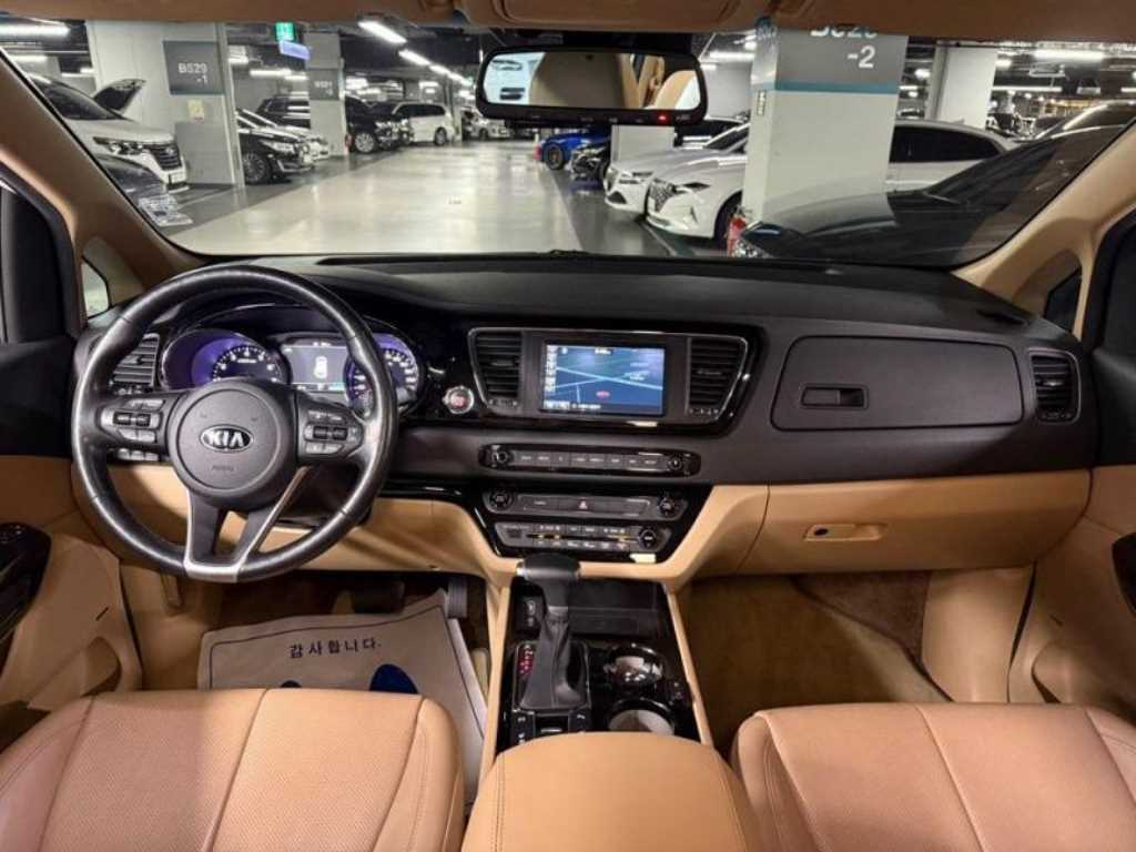 Kia Carnival — photo 07