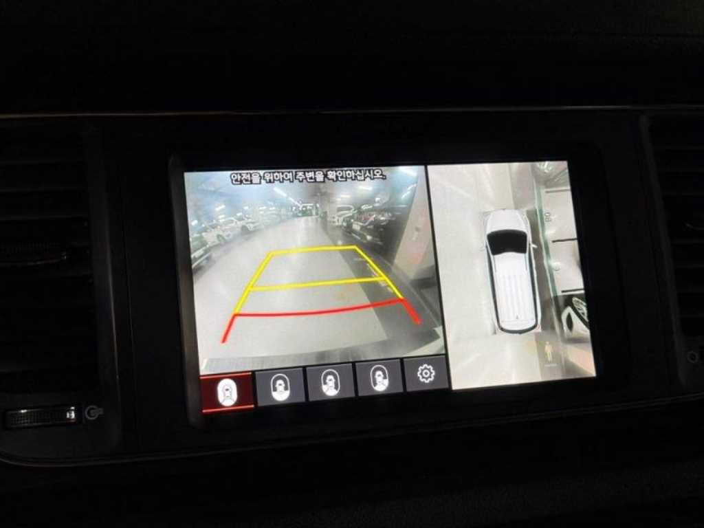 Kia Carnival — photo 09