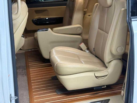 Kia Carnival — photo 13