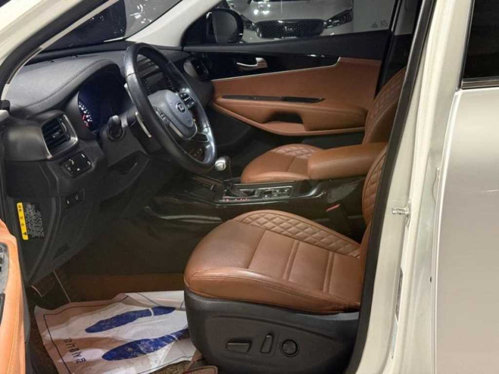 Kia Sorento — photo 05