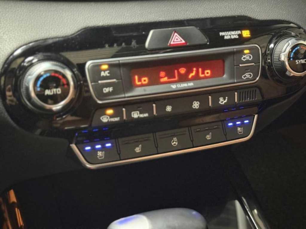 Kia Sorento — photo 18
