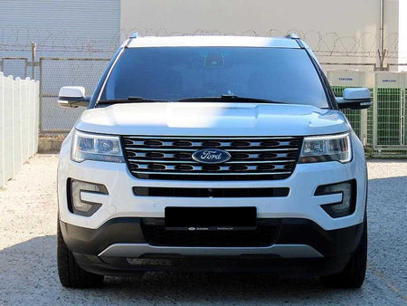 Ford Explorer — photo 01