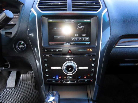 Ford Explorer — photo 12